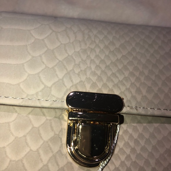 🌟NWT🌟Faux Snake Print Lock Wallet - Picture 3 of 8